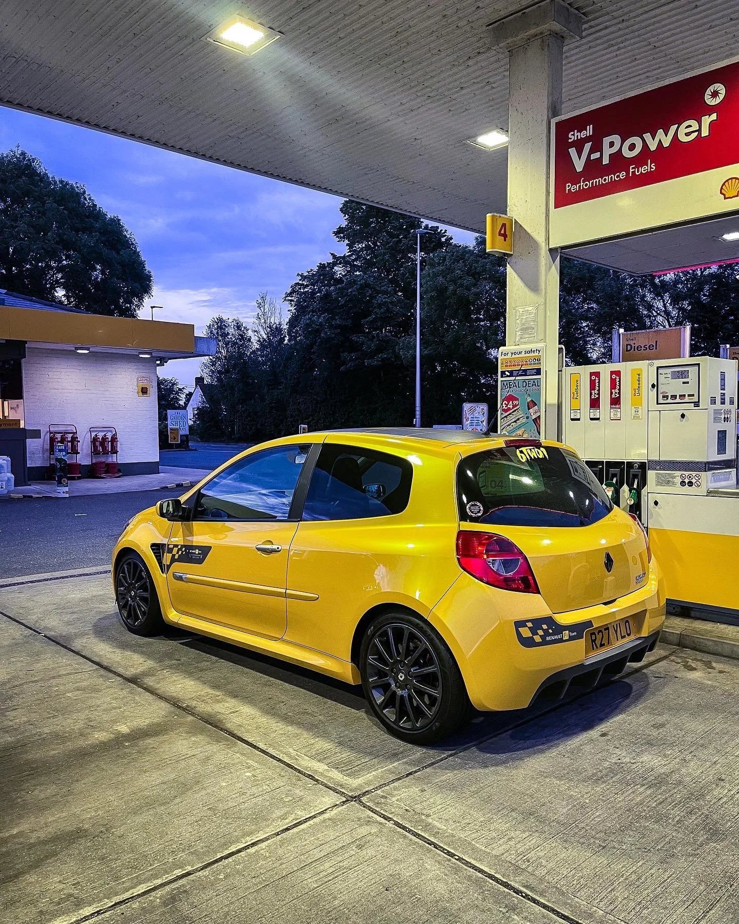 6TWO1 Fright Sticker